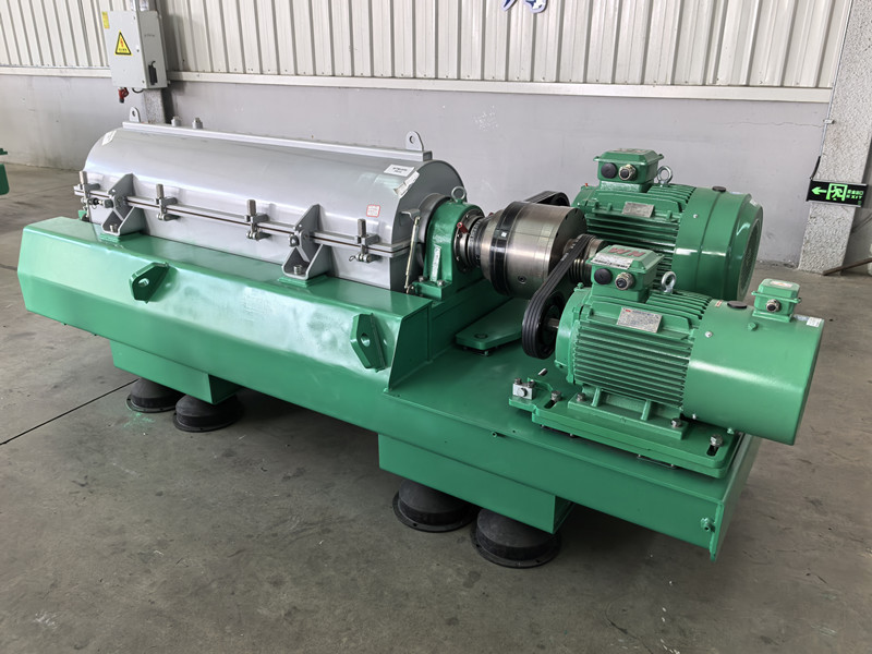 2025.09.19 GNLW364 Sludge Dewatering Centrifuge.jpg